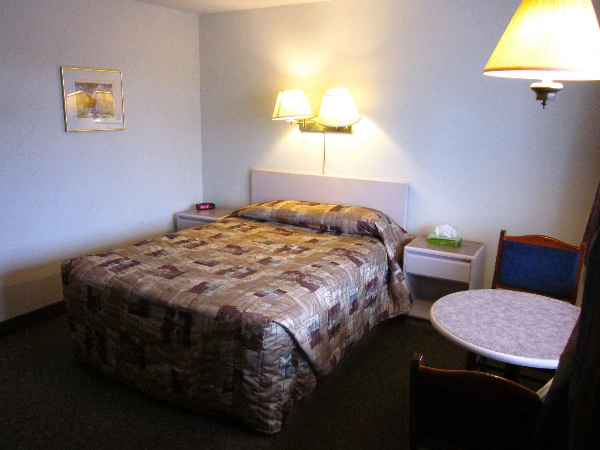 Chinook Motel Lethbridge Extérieur photo